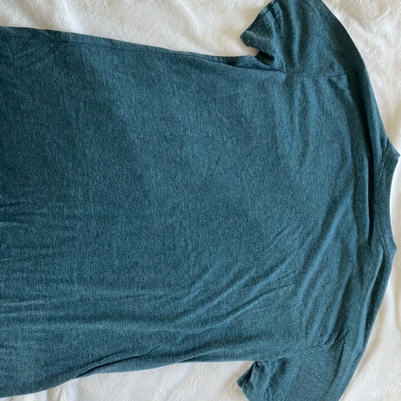 Disney “A dream is a wish your heart makes” teal tee. Size large - Picture 3 of 3